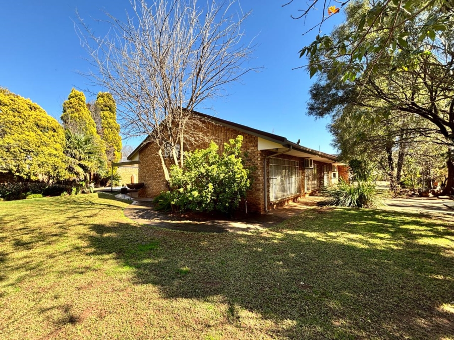 4 Bedroom Property for Sale in Flamwood North West